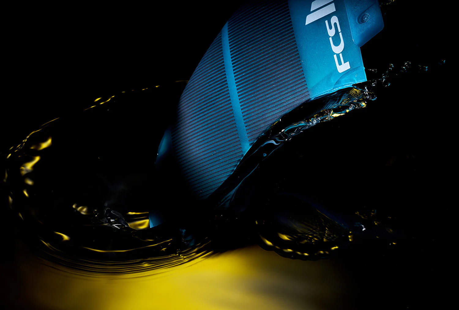 FCS | FCS II H4 Smoke Tri Fin Set - Image 3