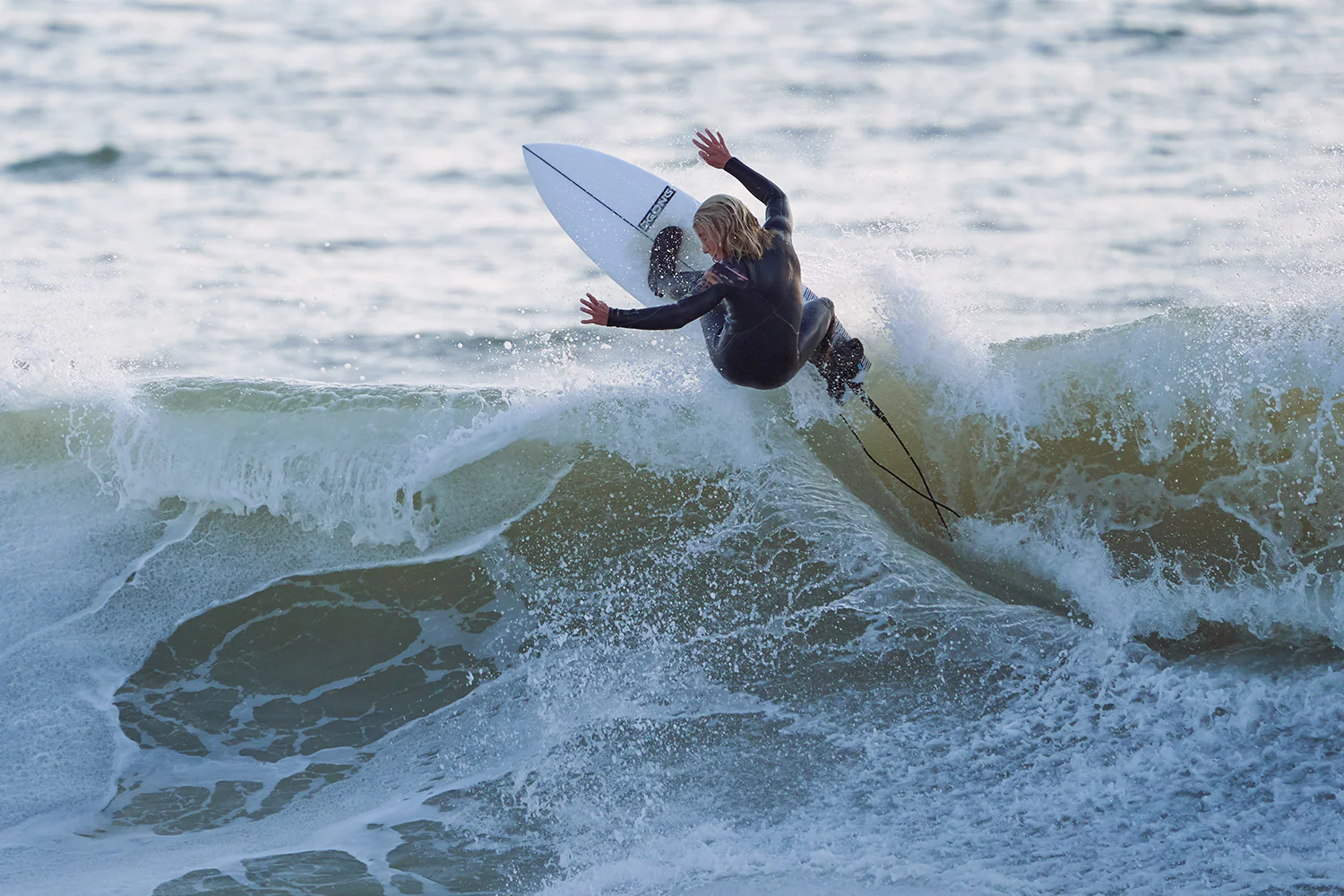 GONG | Factory Malo Surf 5'5 Alu EPS - Image 9