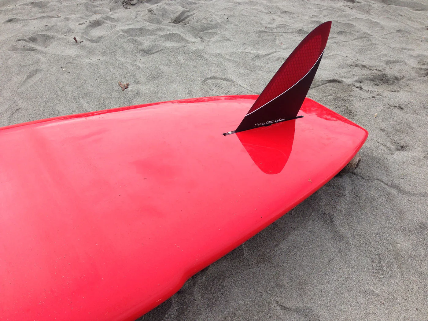 GONG | Fin US Red Honeycomb Race 9.5" 240mm - Image 8