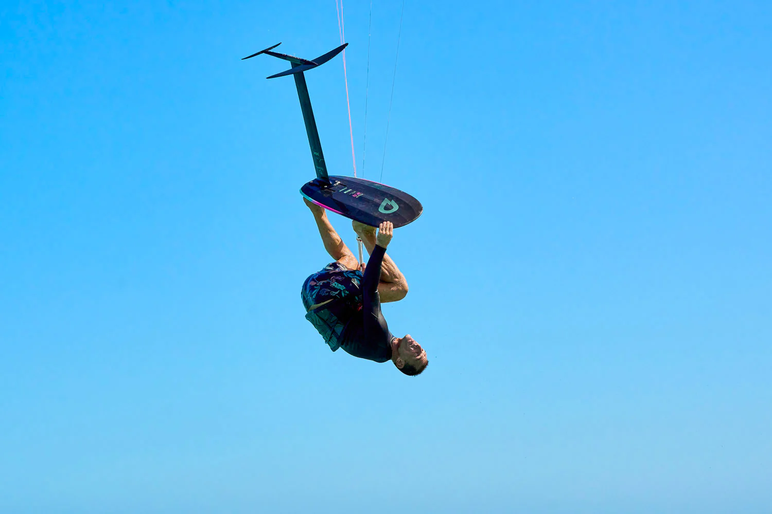 GONG | Kitefoil Board Kiwii Strapped HDCC 3'5 - Image 13