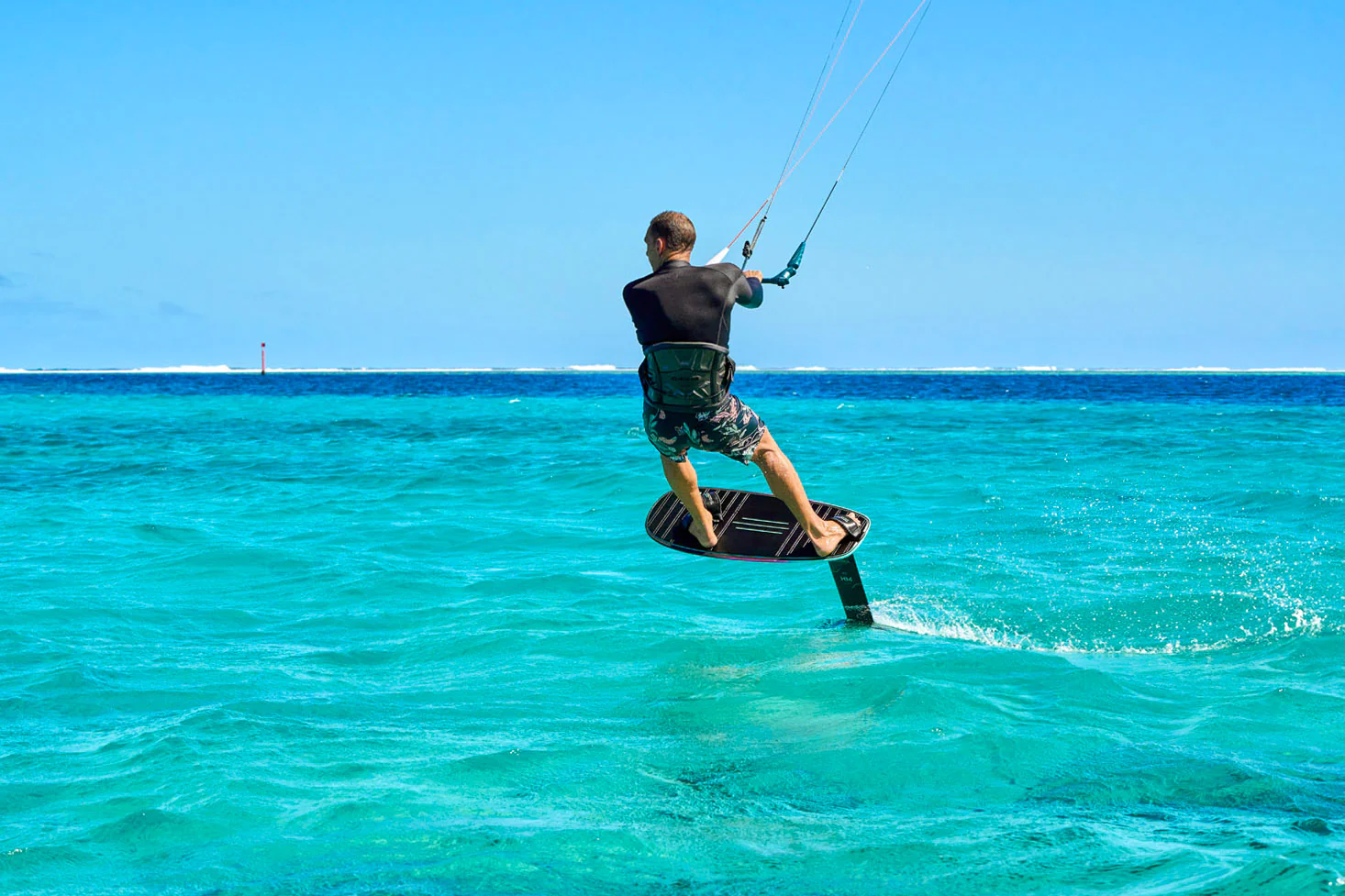 GONG | Kitefoil Board Kiwii Strapped HDCC 3'5 - Image 17