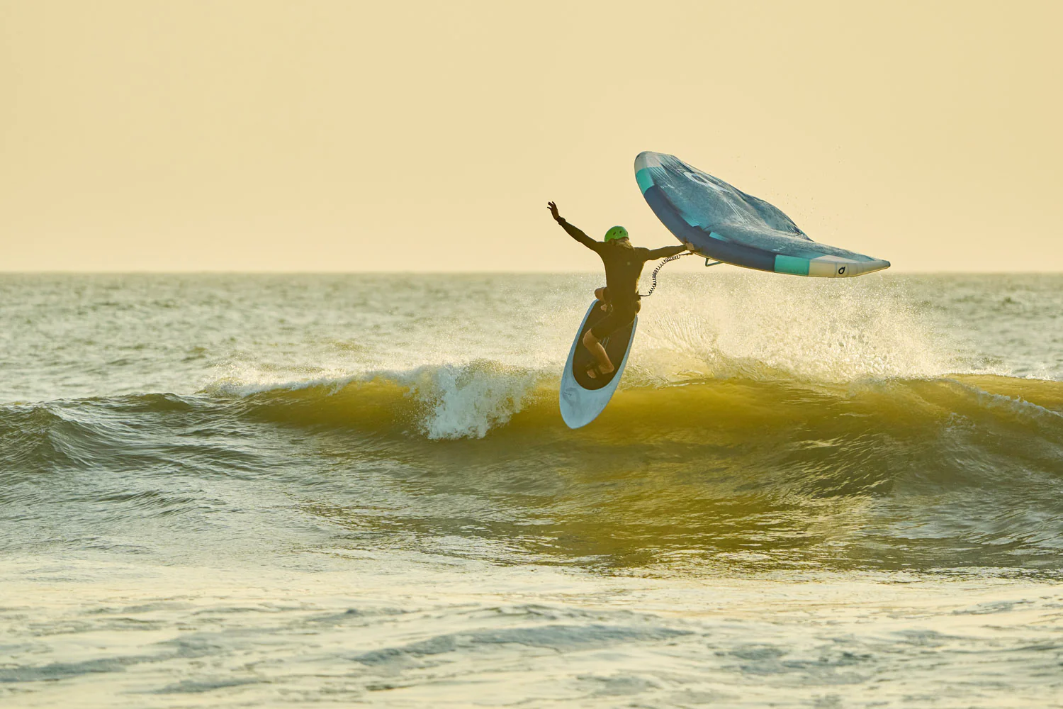 GONG | Wing Foil Board Cruzader Point FSP Pro - Image 17