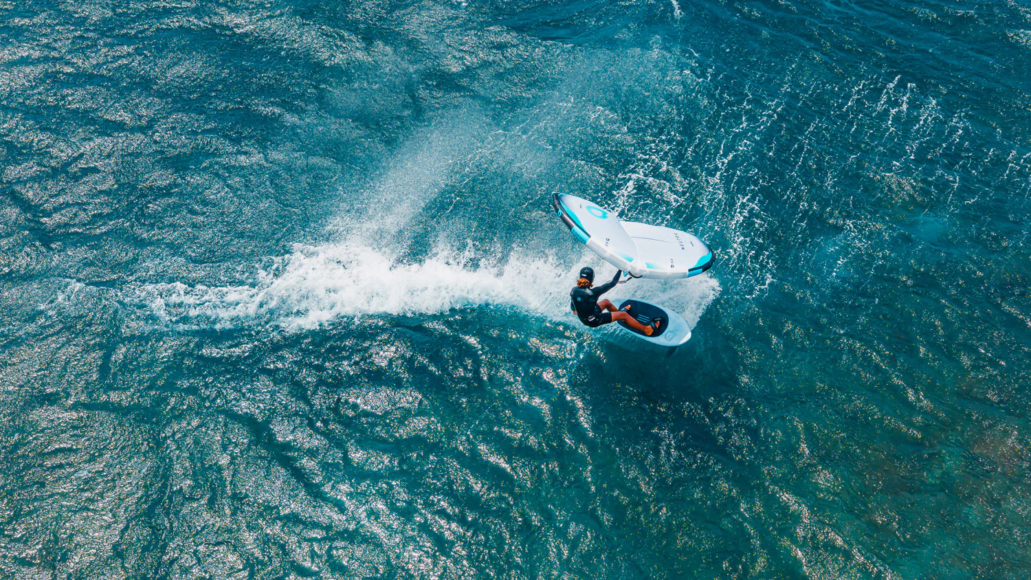 GONG | Wing Foil Board Cruzader Squash FSP Pro - Image 19